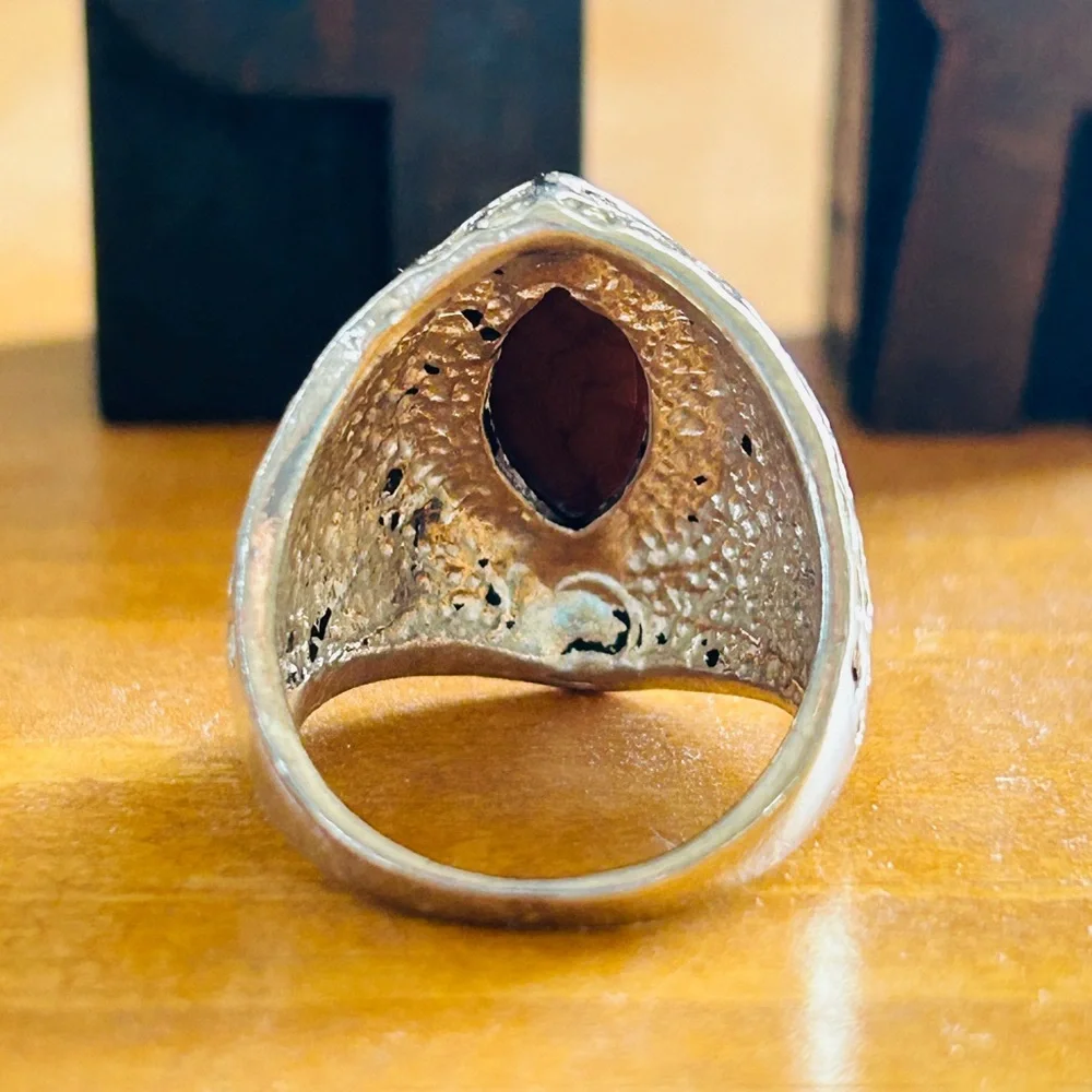 Vintage honeycomb band ring (size 9.5)